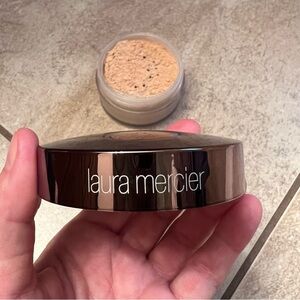 Laura Mercier TRANSLUCENT
LOOSE SETTING
POWDER - GLOW